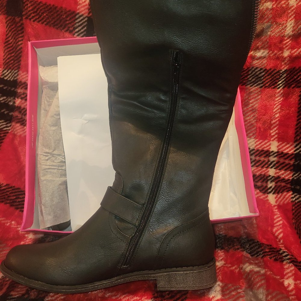 Brand new! Knee high boots